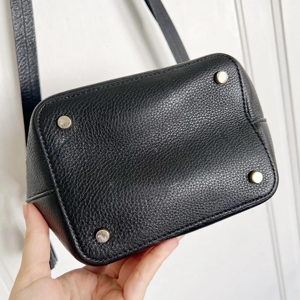 Kate Spade • Hayes Street Pearl Vanessa Bucket Bag black pebbled leather purse
